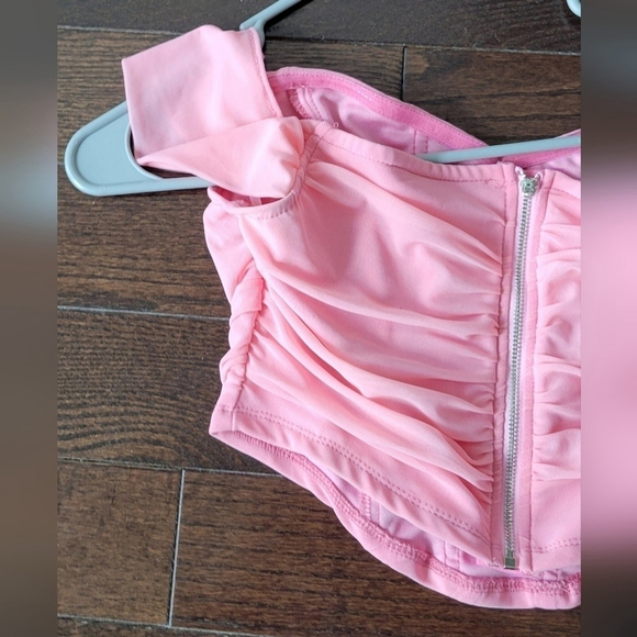 Pink Ruched Off-Shoulder Crop Top – Feminine & Fun - Picture 5 of 8